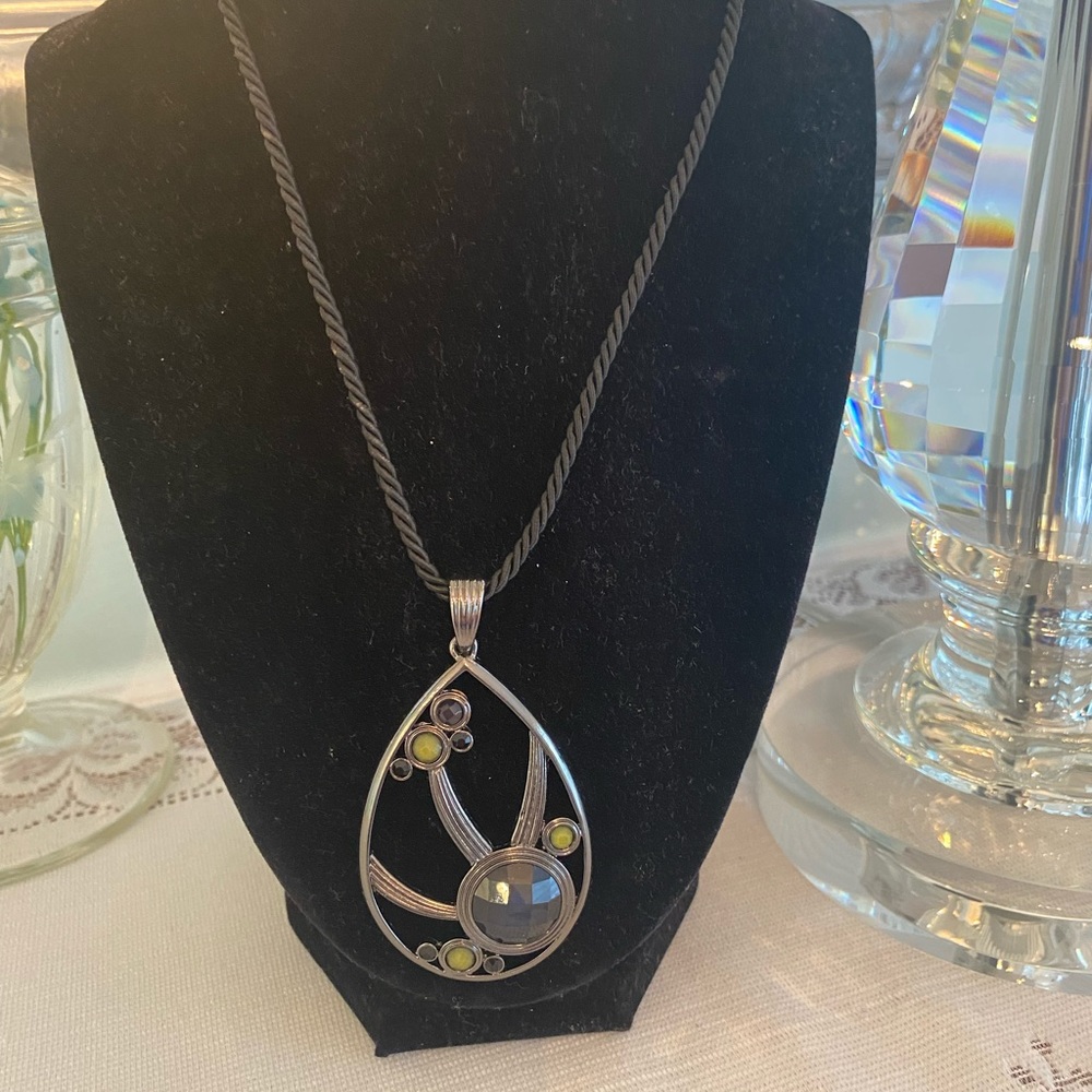 3/$15🎀 LOVELY LIA SOPHIA STONE NECKLACE